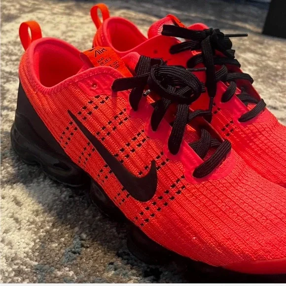 Nike Bright Red and Black Air Sneakers - Picture 1 of 5